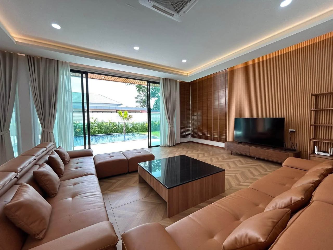 5BR villa in Mabprachan — photo 3