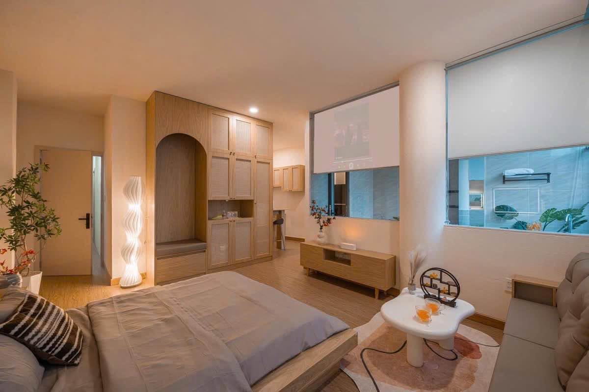 1BR studio in District 1 — photo 2