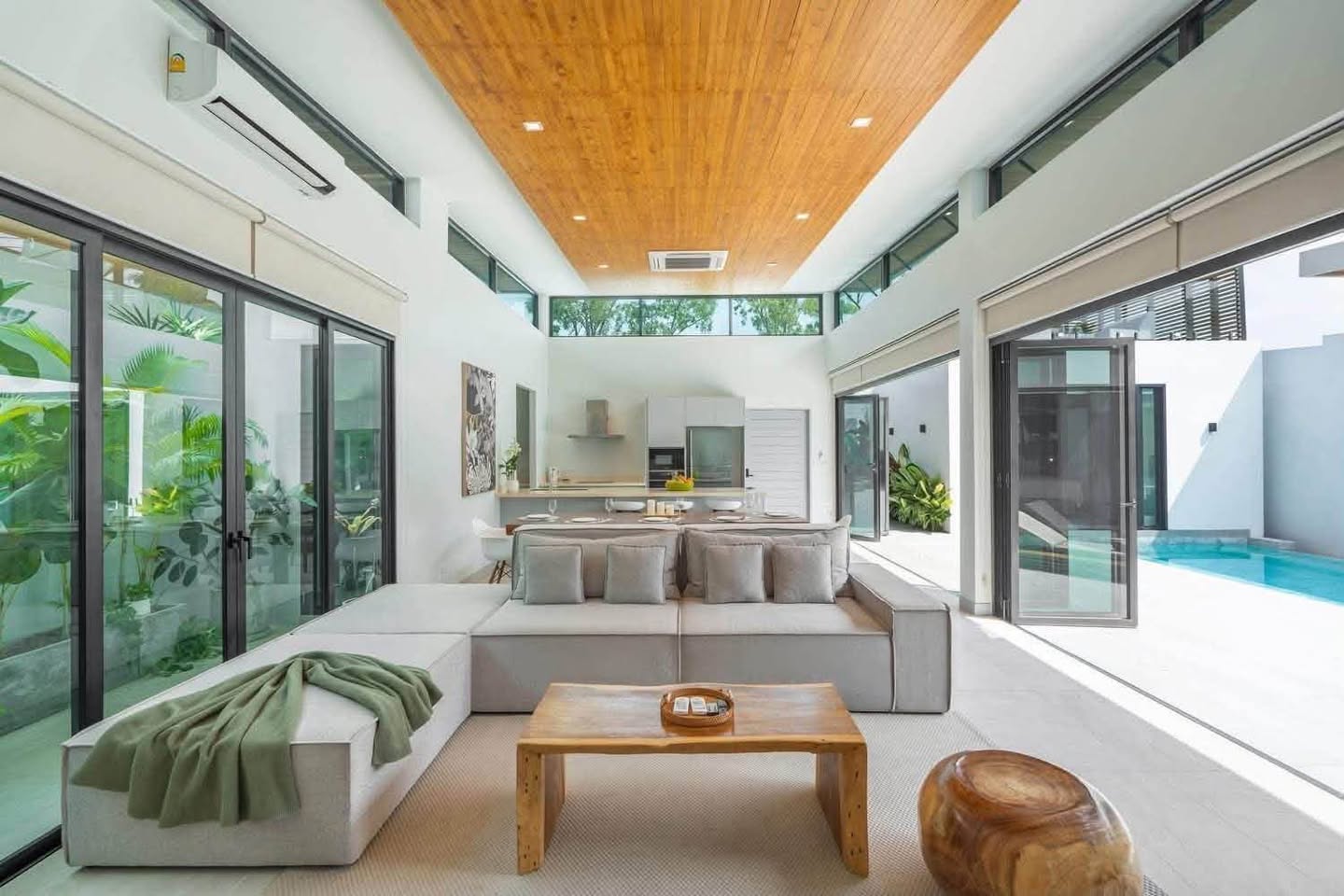 4BR villa in Layan — photo 4