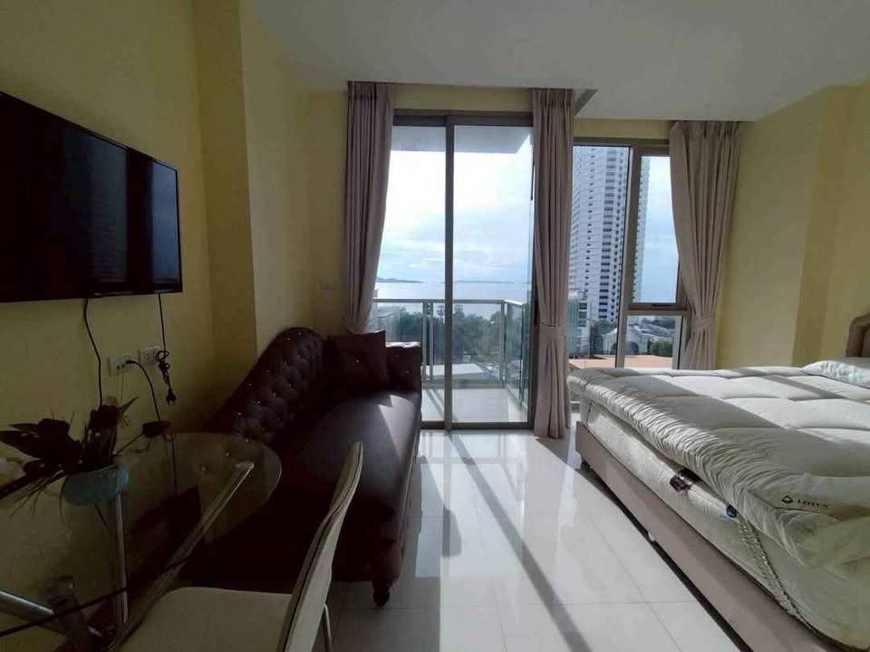 Studio condo in Wongamat — photo 4