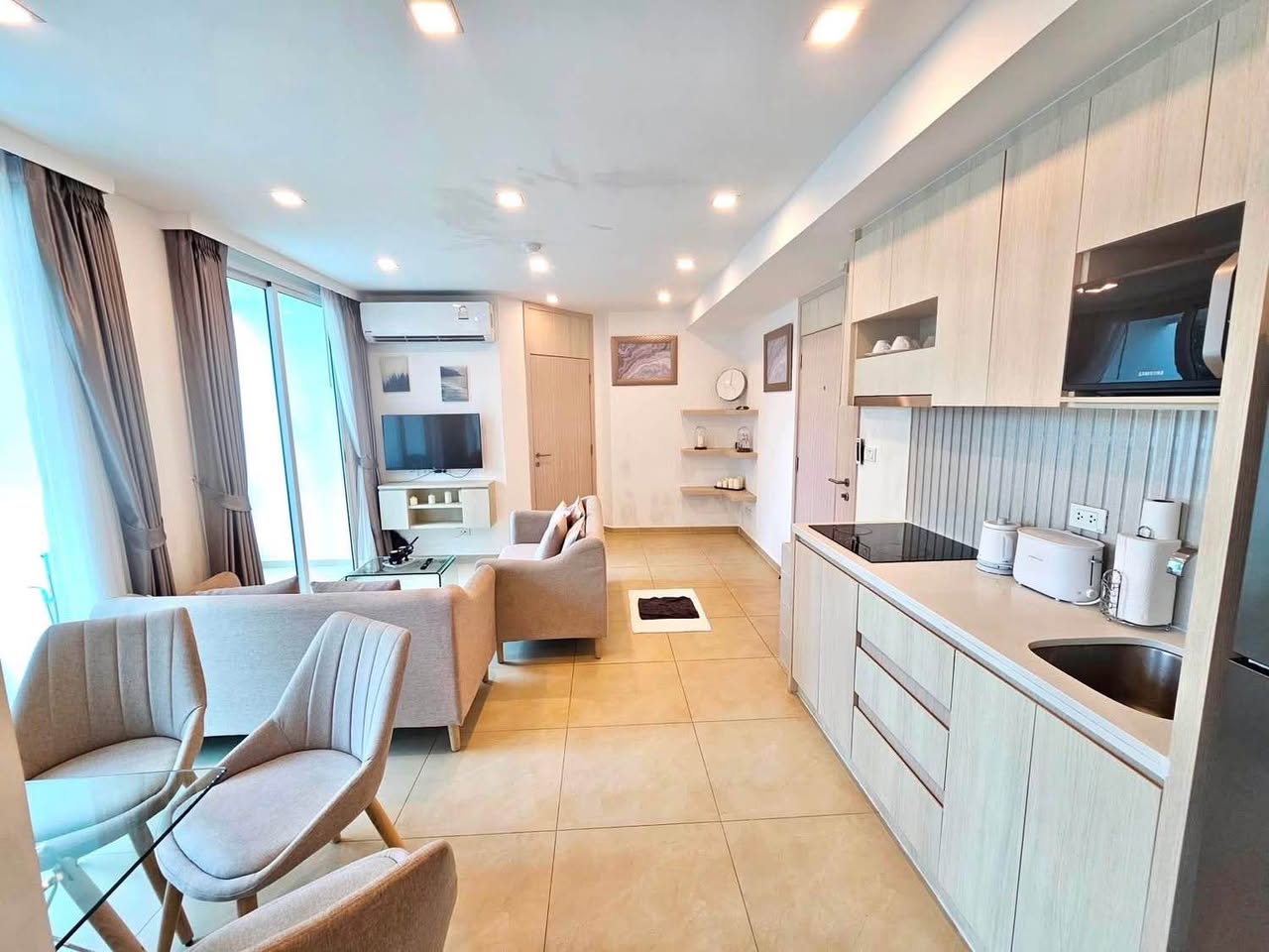 2BR condo in South Pattaya — photo 4