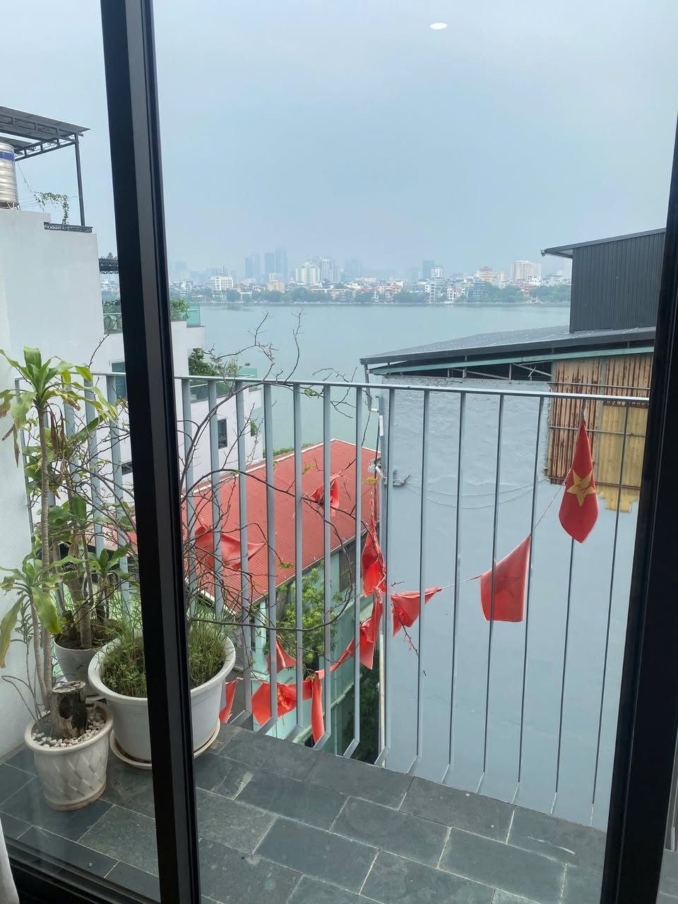 2BR apartment in Tay Ho — photo 3