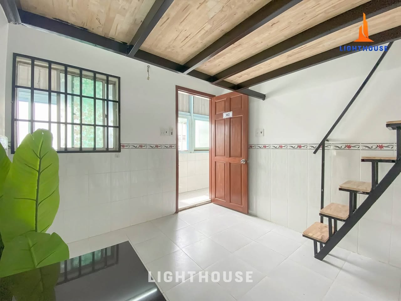 duplex in District 8 — photo 2