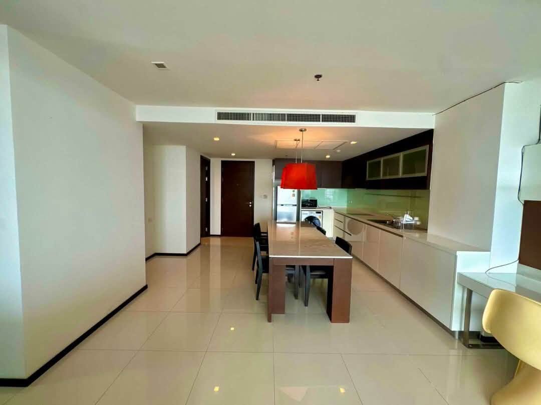 2BR condo in Sathorn — photo 2