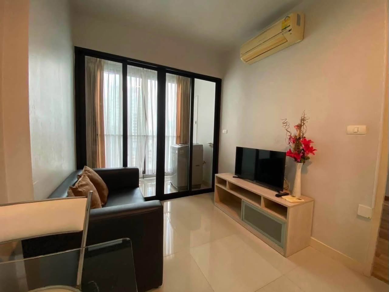 1BR apartment in Huai Khwang — photo 2