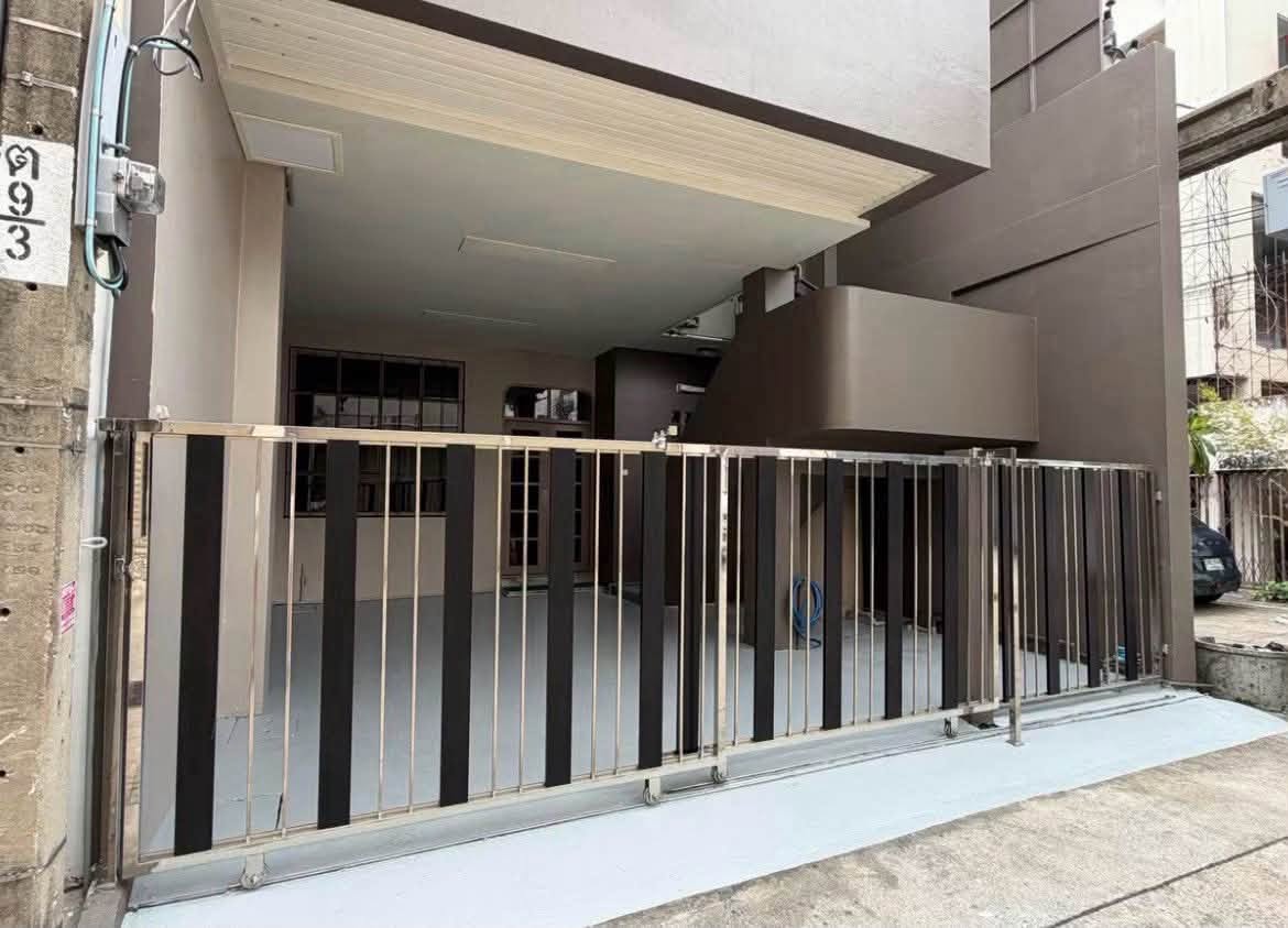4BR rental in Phra Khanong — photo 2