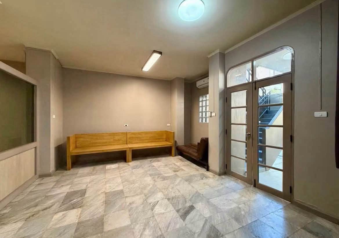 4BR rental in Phra Khanong — photo 4