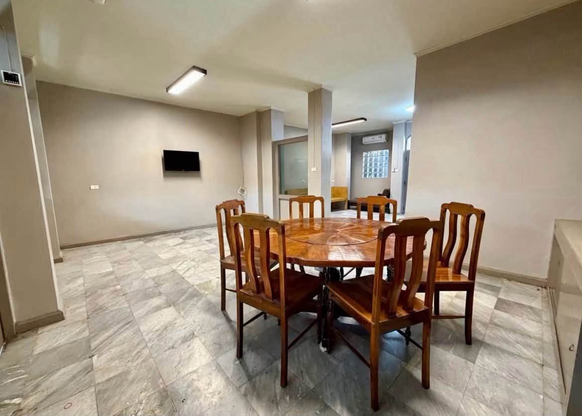 4BR rental in Phra Khanong — photo 5