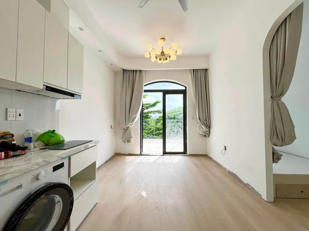 Studio apartment in District 2 — photo 2