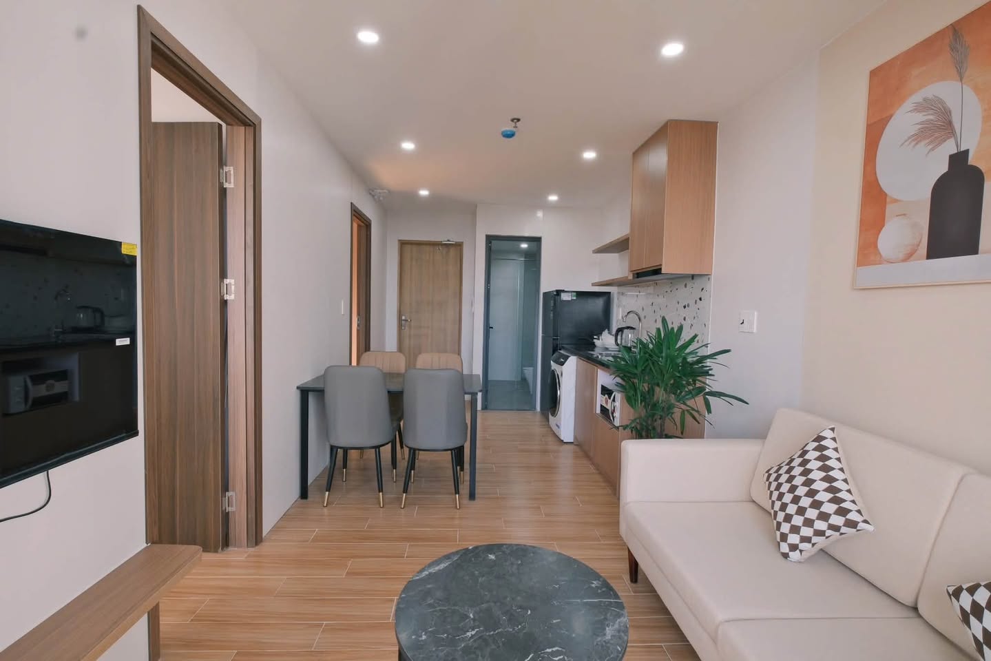 2BR apartment in My An — photo 3