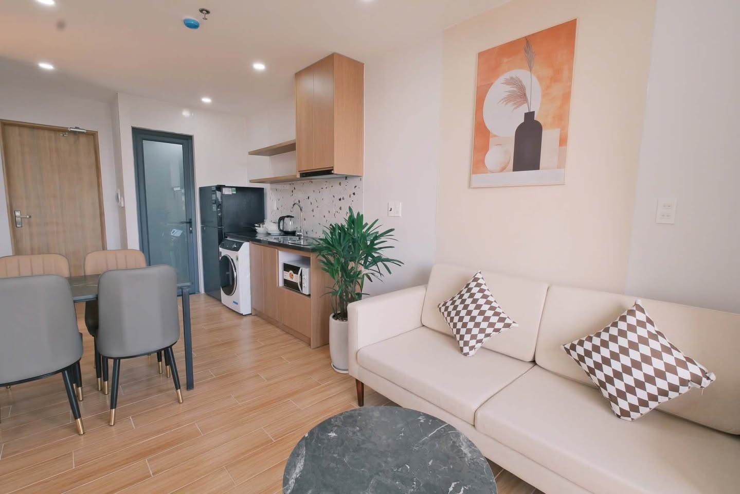 2BR apartment in My An — photo 5