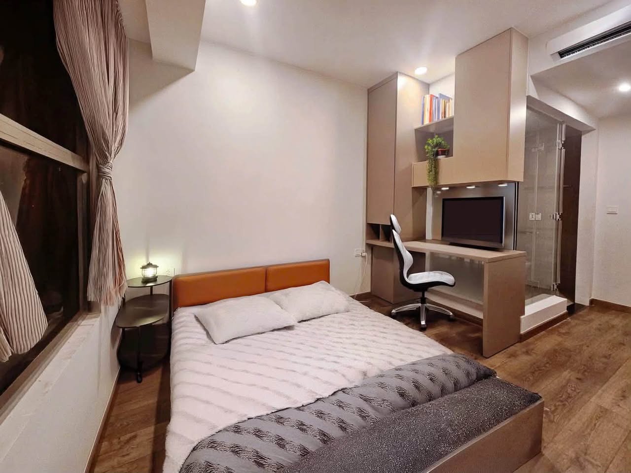 2BR apartment in Ho Chi Minh City — photo 4