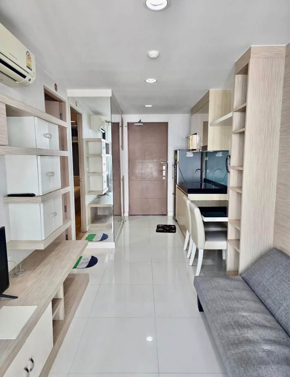 1BR condo in Sathorn — photo 2