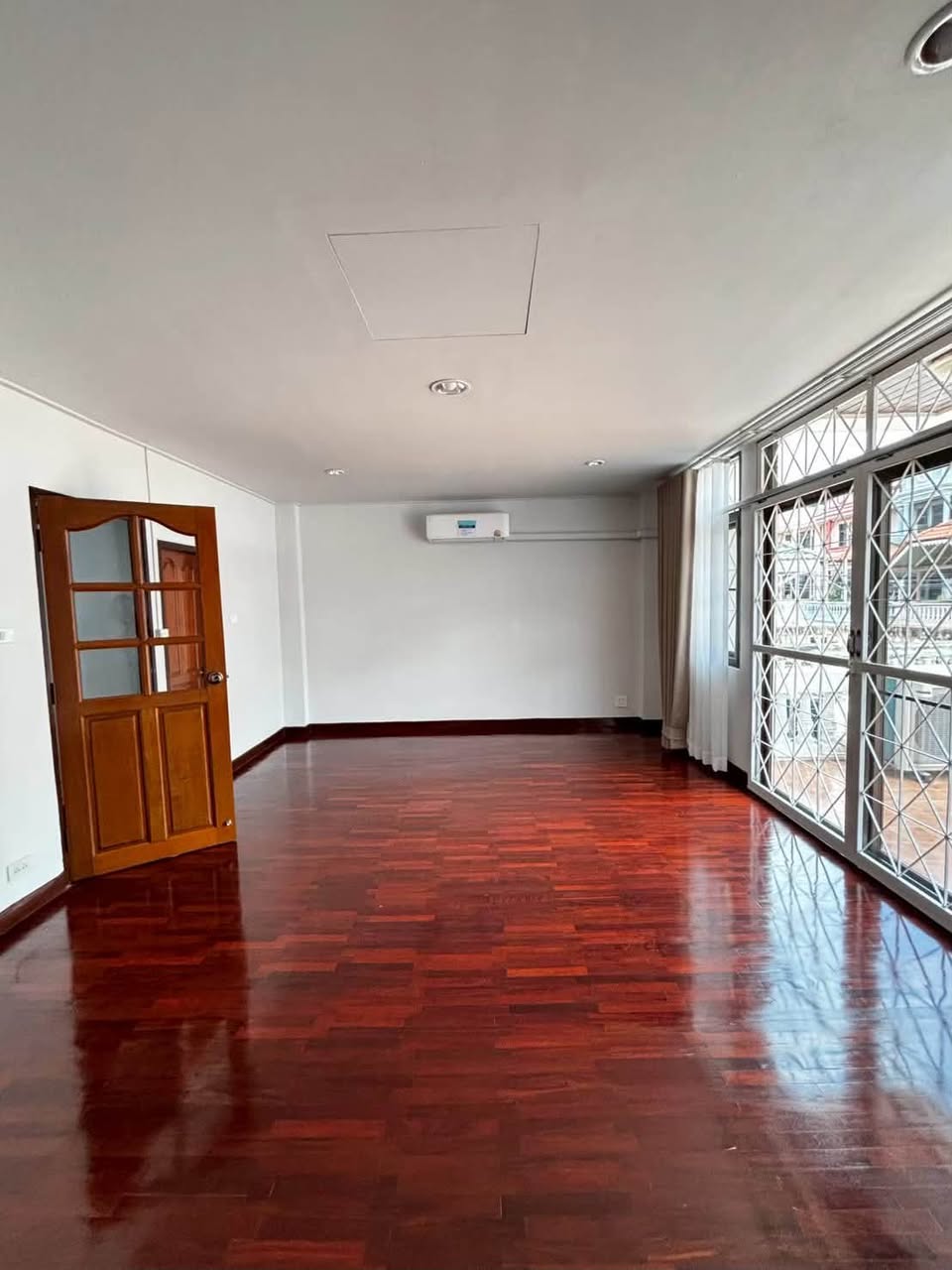 4BR rental in Nana — photo 4