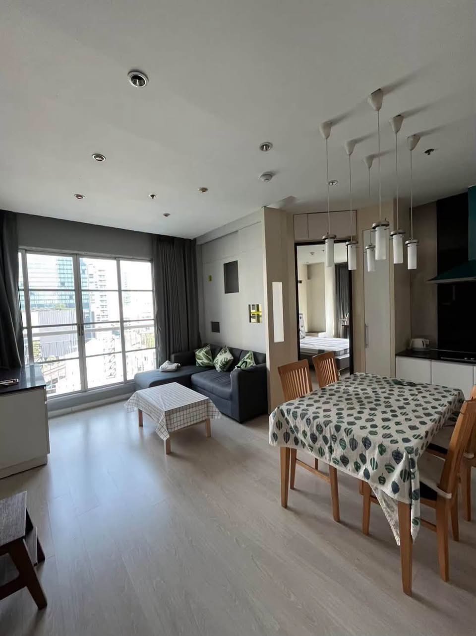 2BR condo in Asok — photo 2