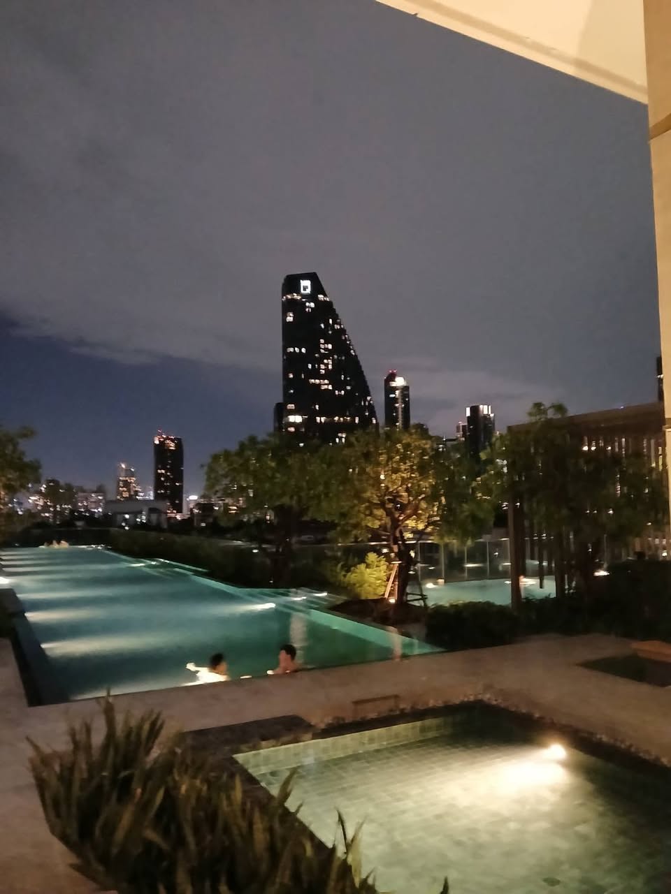 1BR condo in Ekkamai — photo 2
