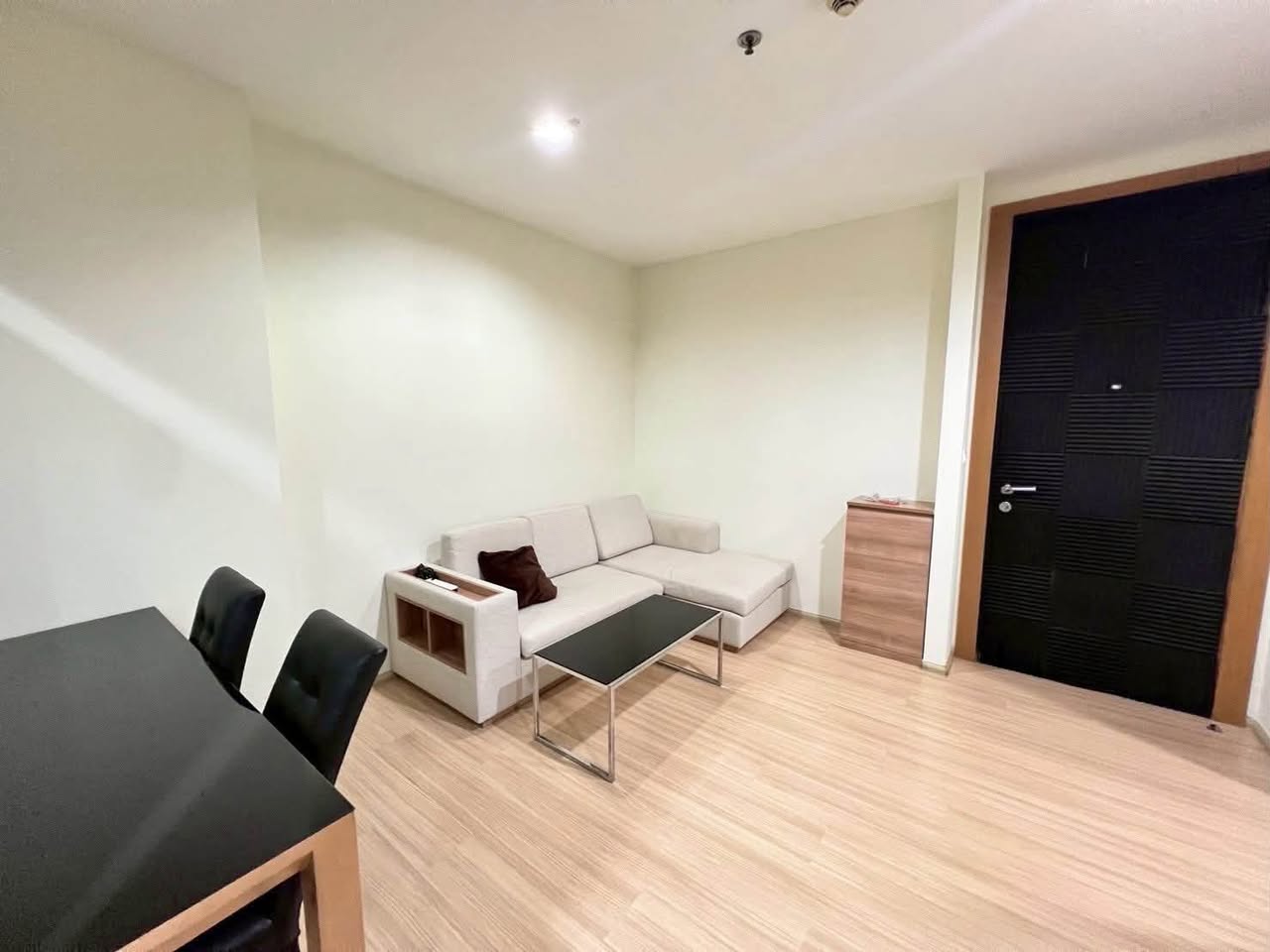 1BR condo in Huai Khwang — photo 2