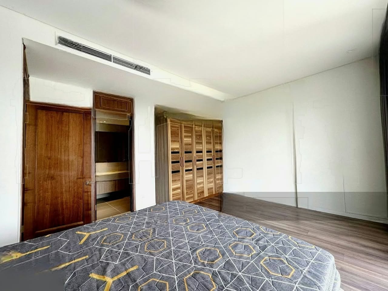 5BR duplex in Ho Chi Minh City — photo 3