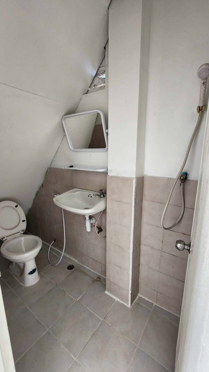 room in Phra Khanong — photo 2