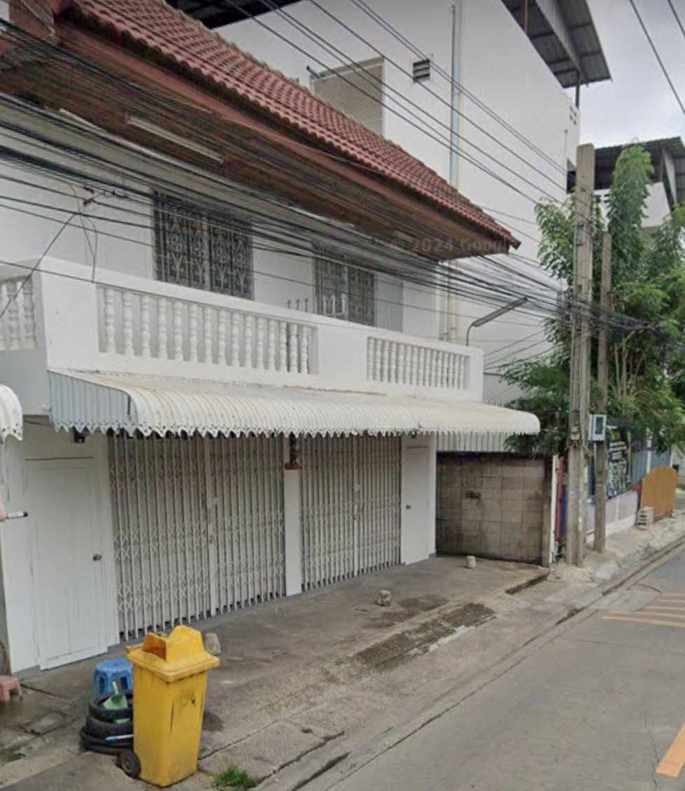 room in Phra Khanong — photo 4