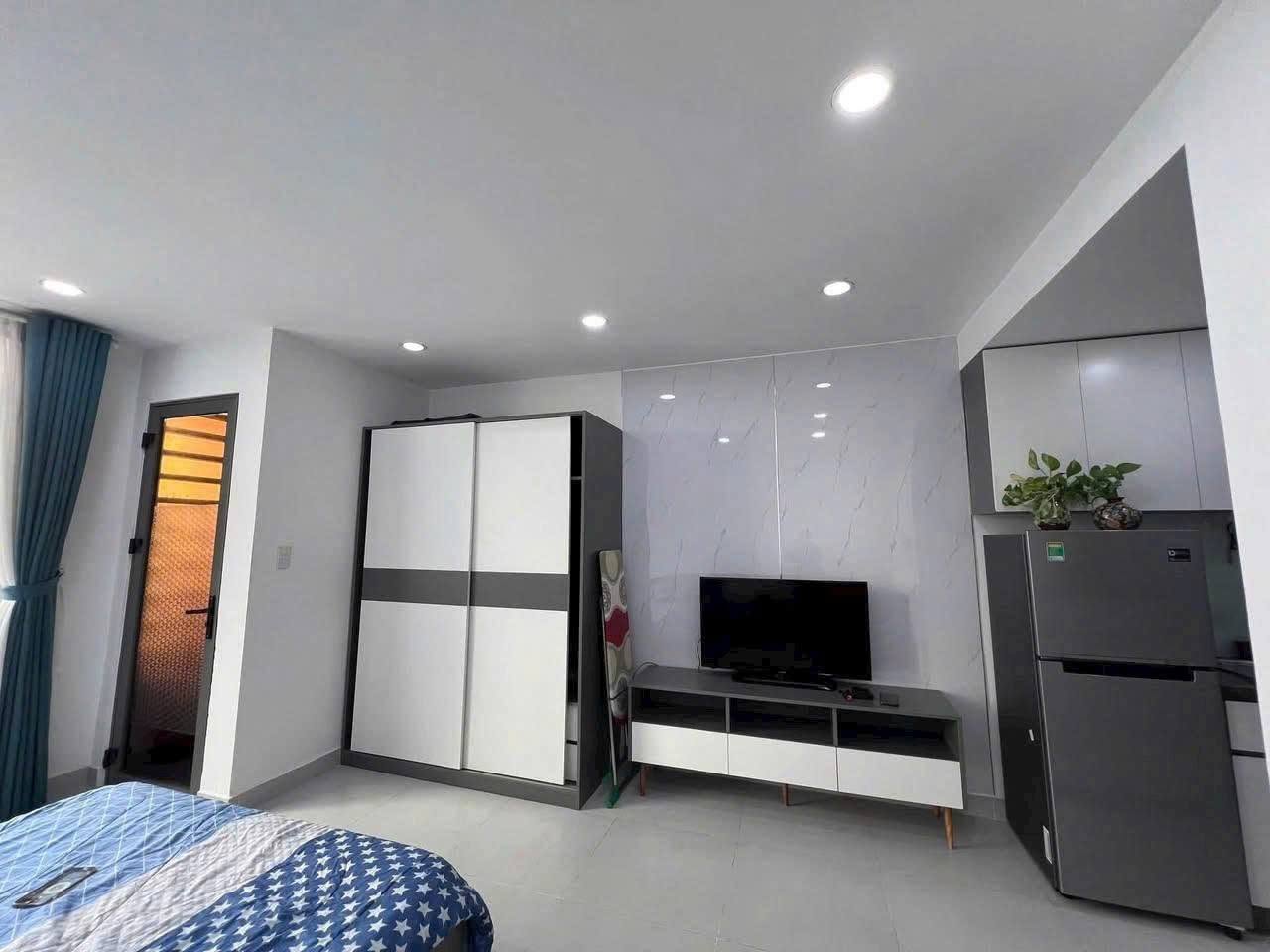 1BR apartment in Phu Nhuan — photo 5