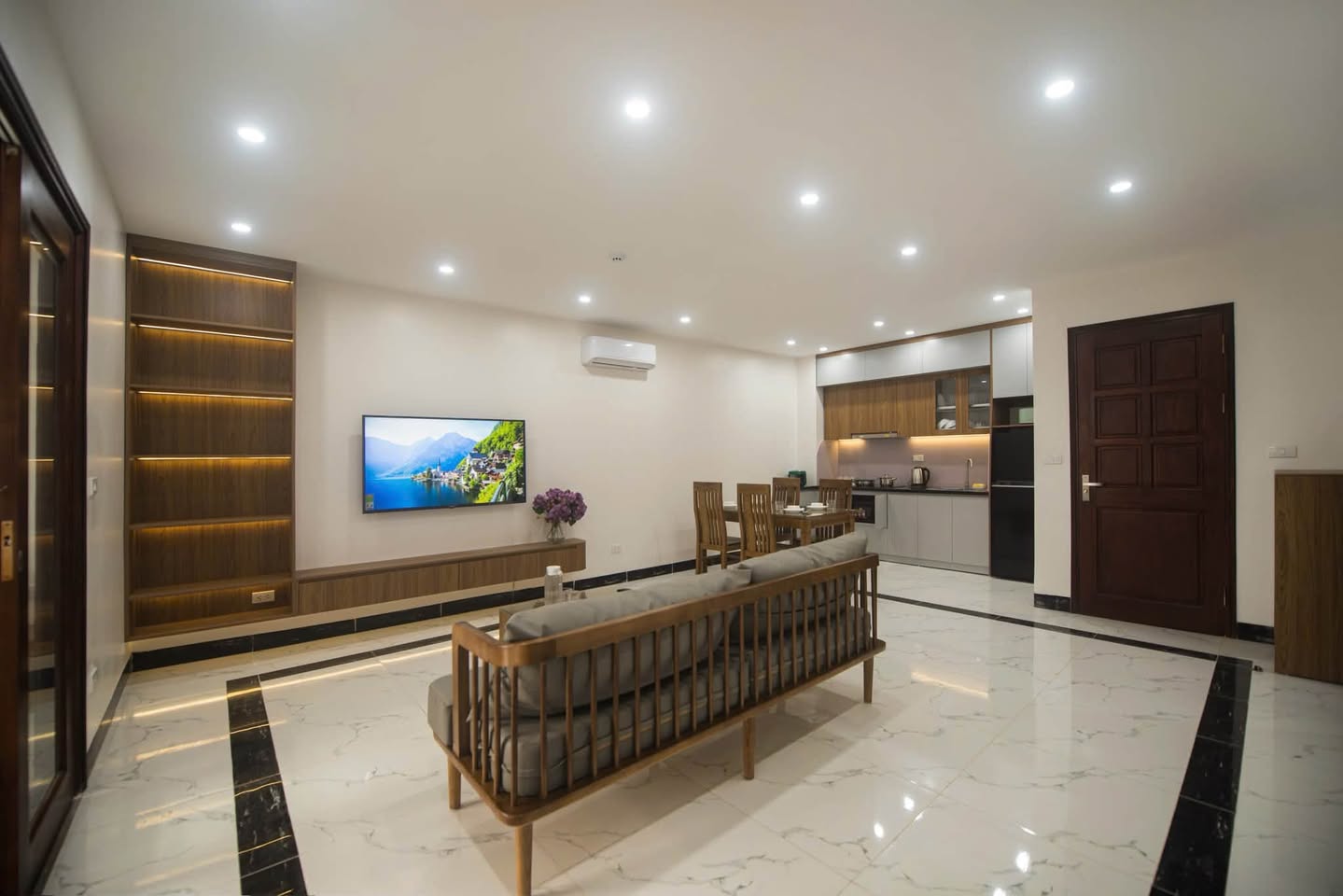 2BR apartment in Hai Ba Trung — photo 2