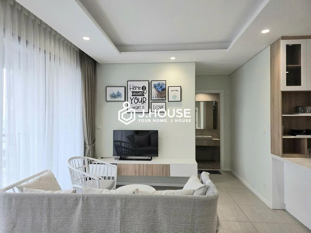 2BR apartment in District 2 — photo 2