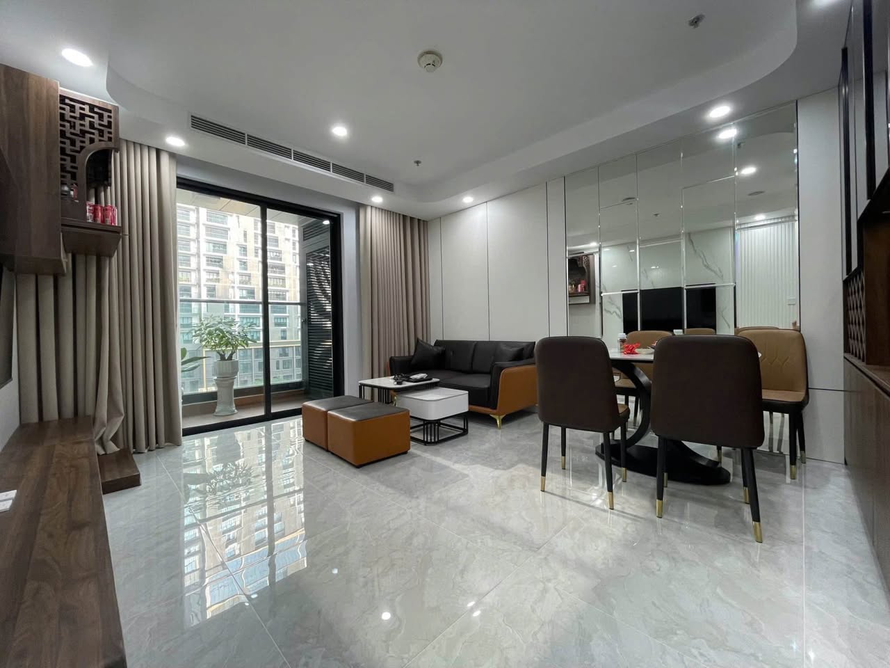 2BR apartment in Tay Ho — photo 2