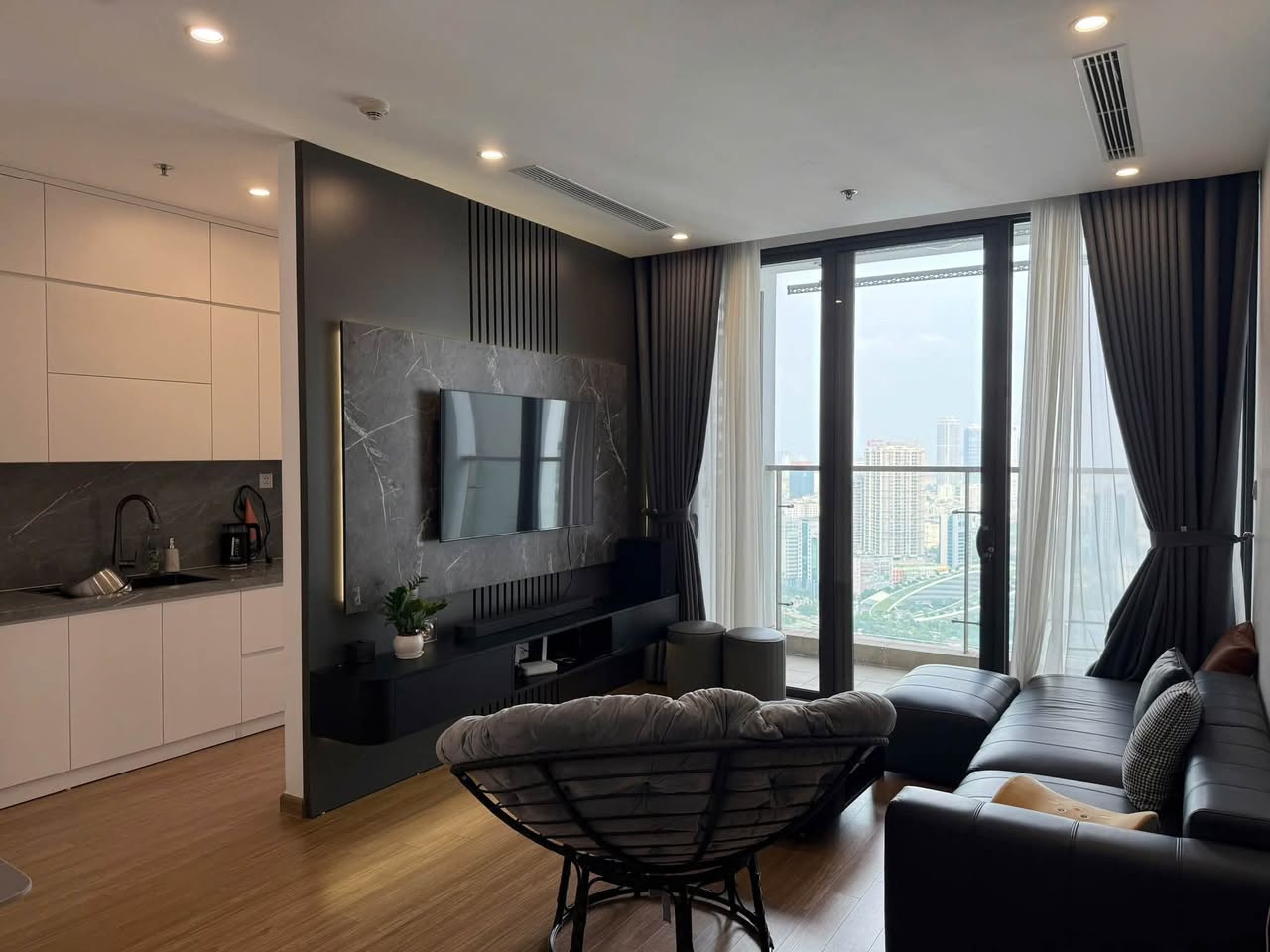 2BR apartment in Hoan Kiem — photo 2