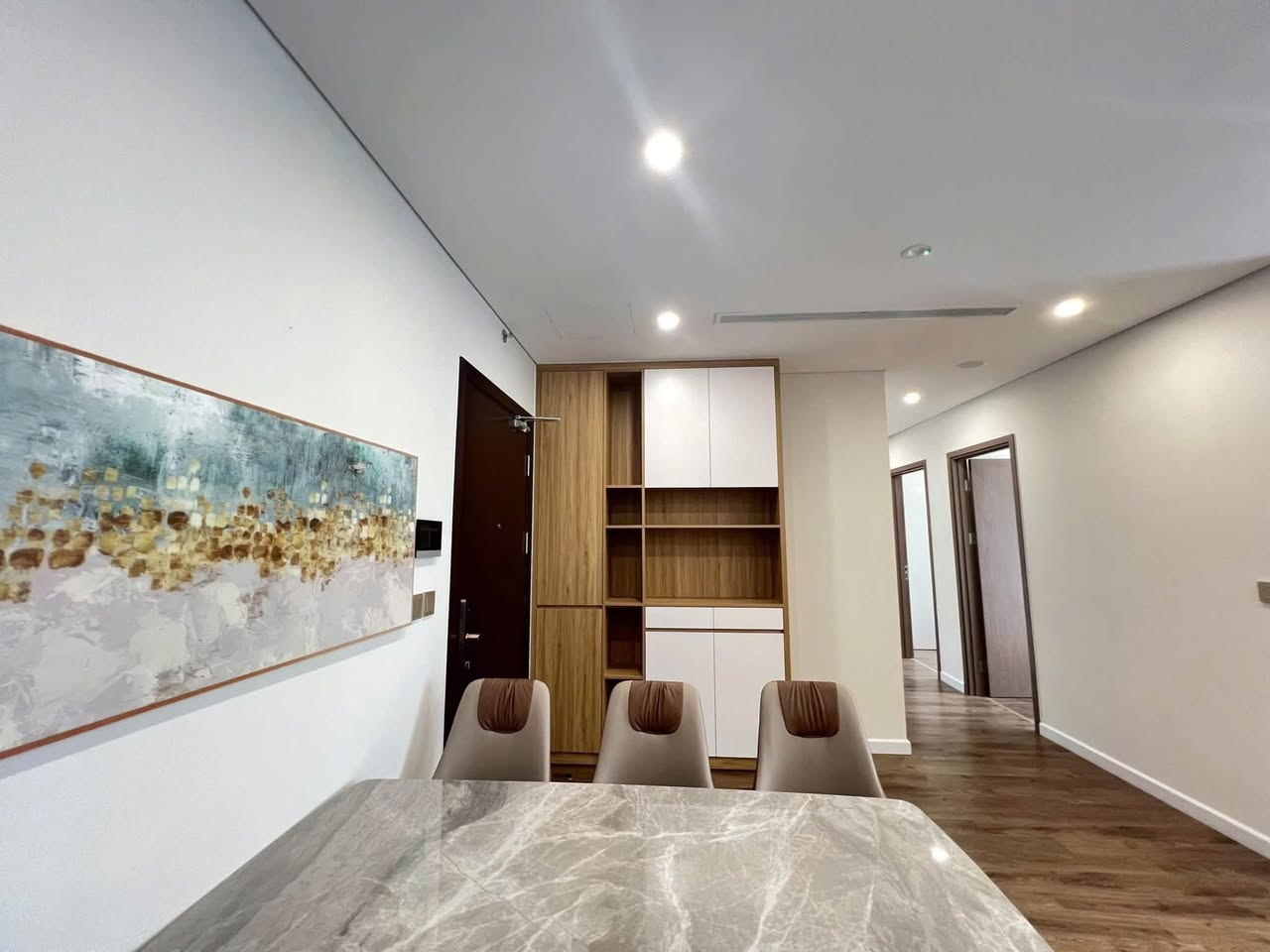 2BR apartment in Hoàng Thành — photo 4