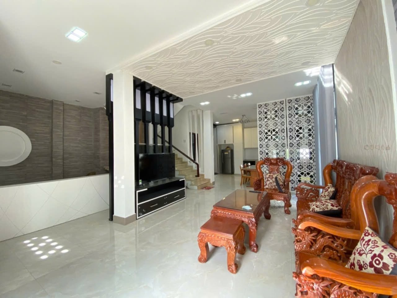 5BR villa in District 9 — photo 2