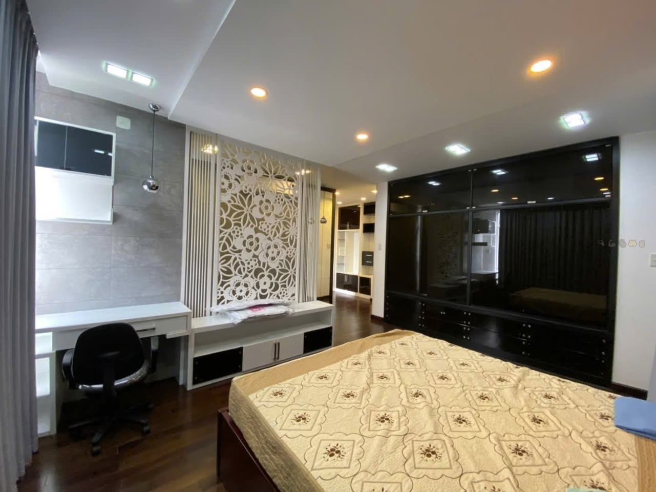 5BR villa in District 9 — photo 3