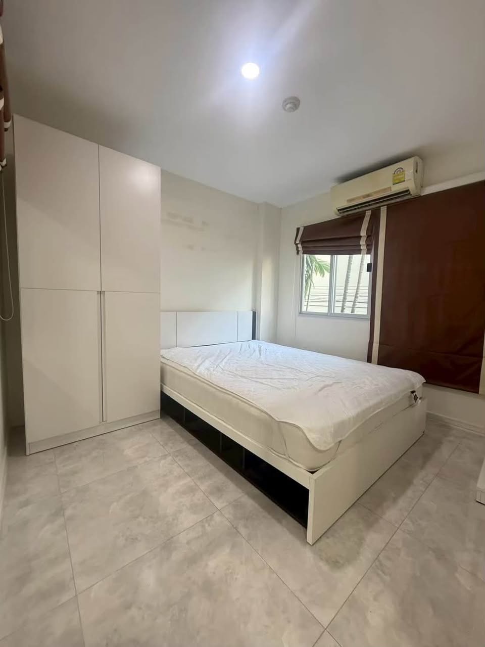 Studio condo in Lumphini — photo 2