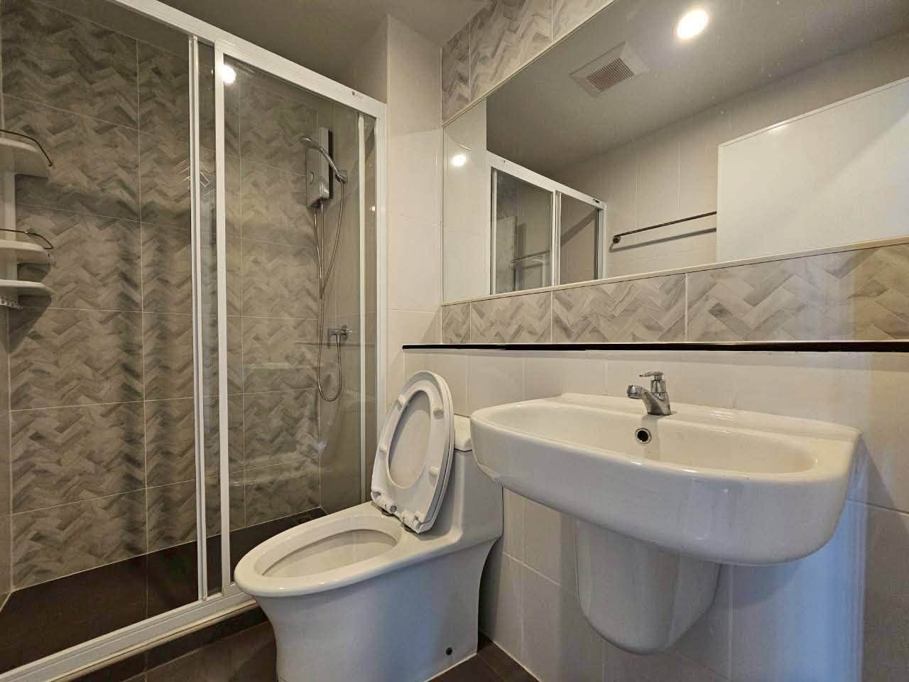 1BR condo in Bang Na — photo 5