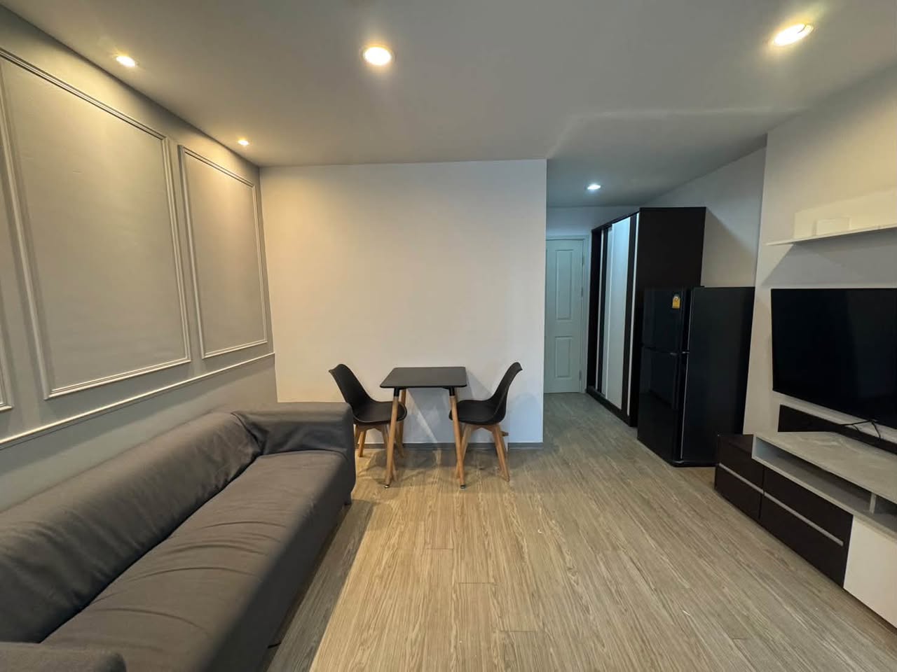 apartment in Regent — photo 2