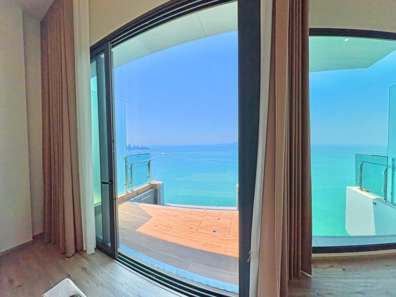 Studio condo in Wongamat — photo 3