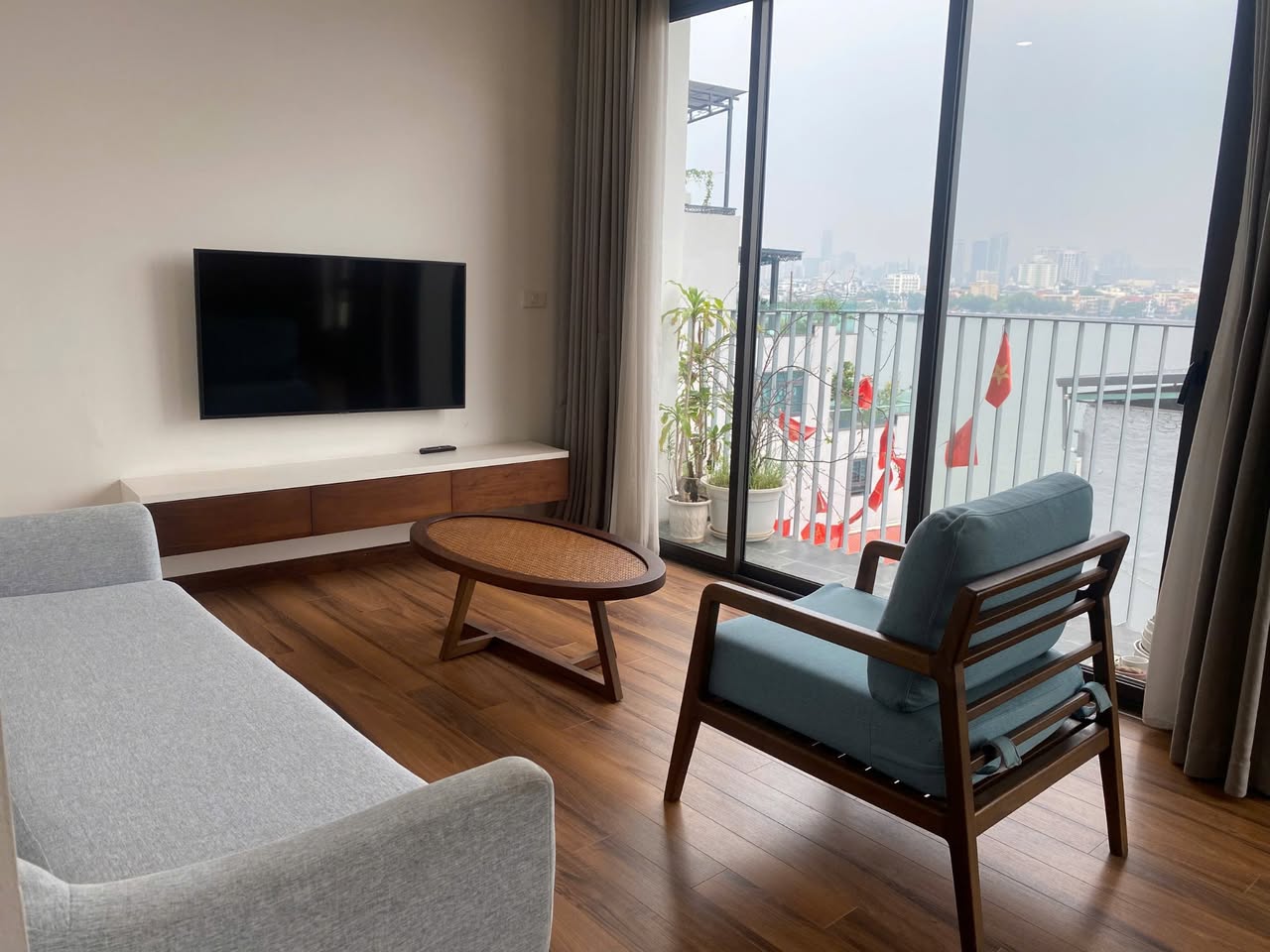 2BR apartment in Tay Ho — photo 2