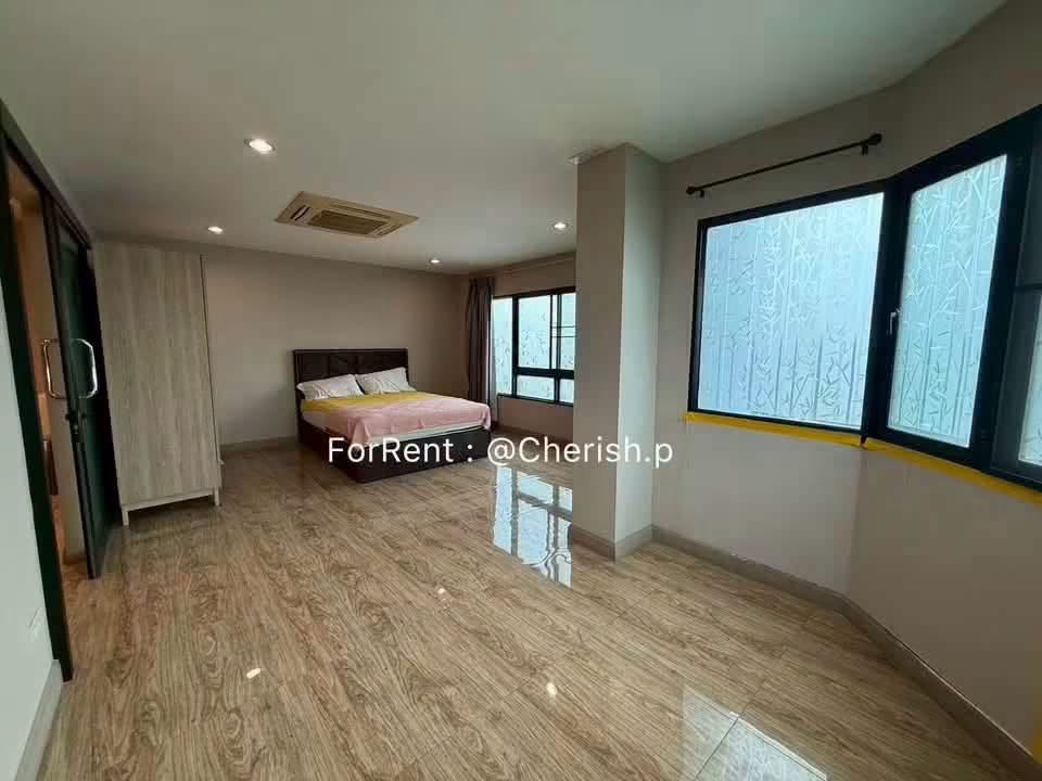 1BR condo in Phahonyothin — photo 2