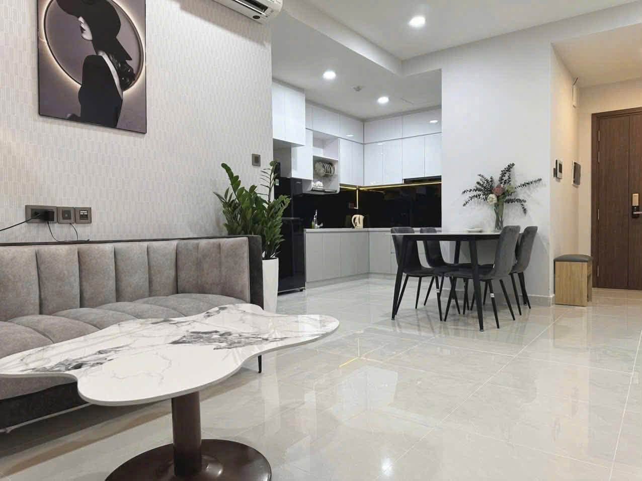 2BR apartment in District 4 — photo 2