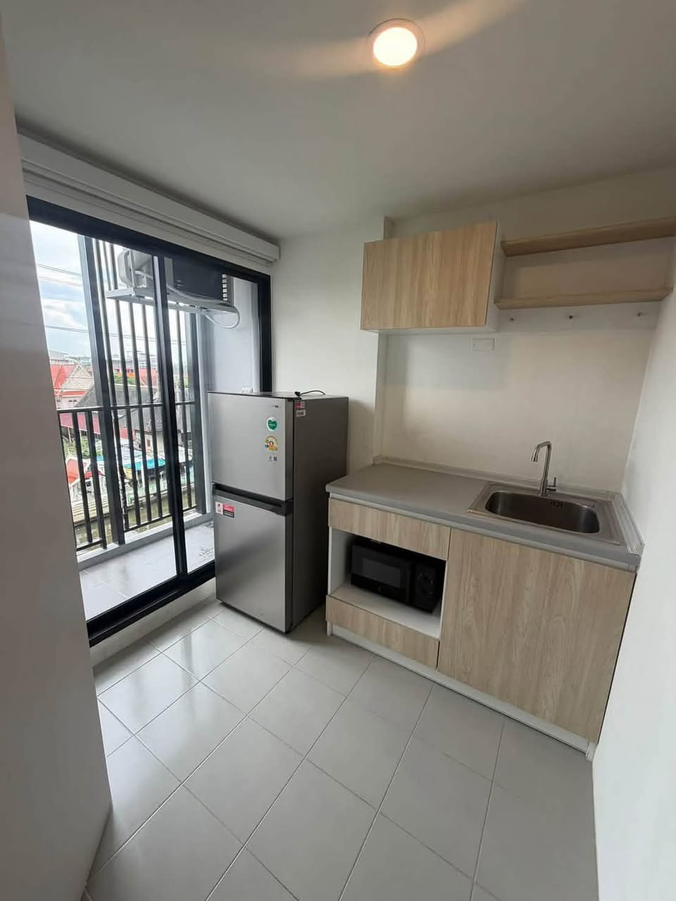 1BR condo in Suksawat — photo 2