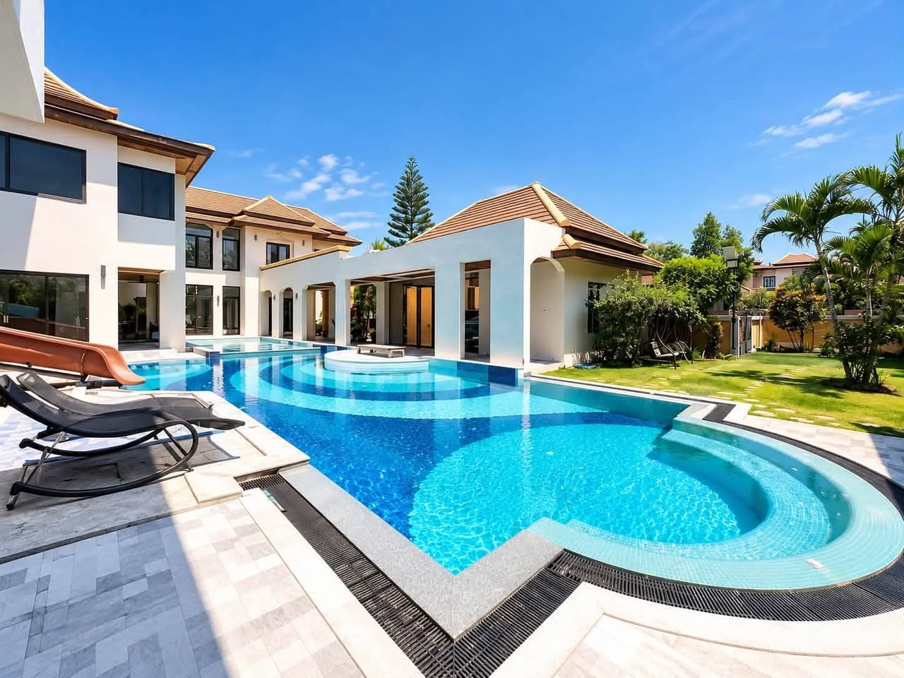 8BR villa in East Pattaya — photo 2