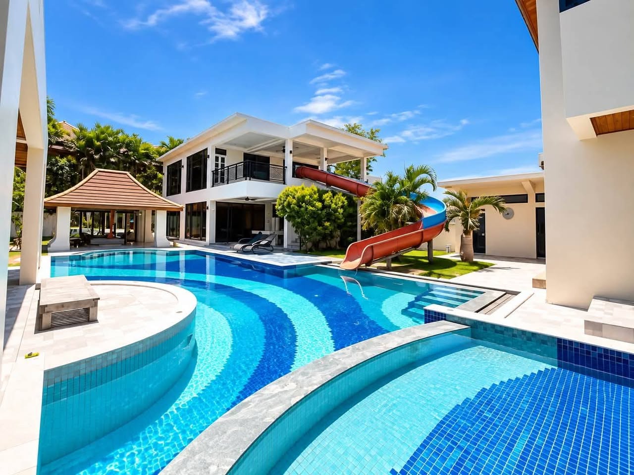 8BR villa in East Pattaya — photo 3