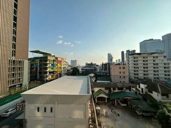 Studio studio in Huai Khwang — photo 5