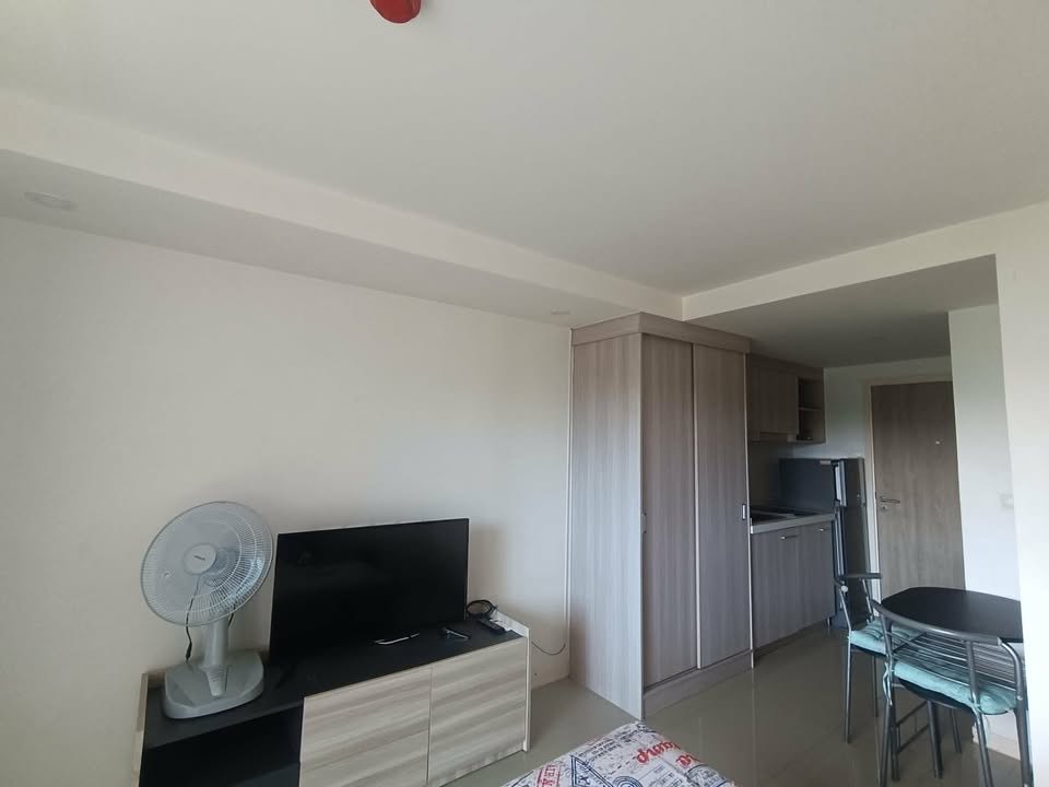 Studio condo in Central Pattaya — photo 4