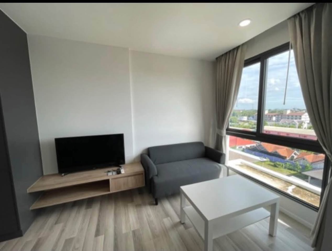 Studio condo in East Pattaya — photo 5