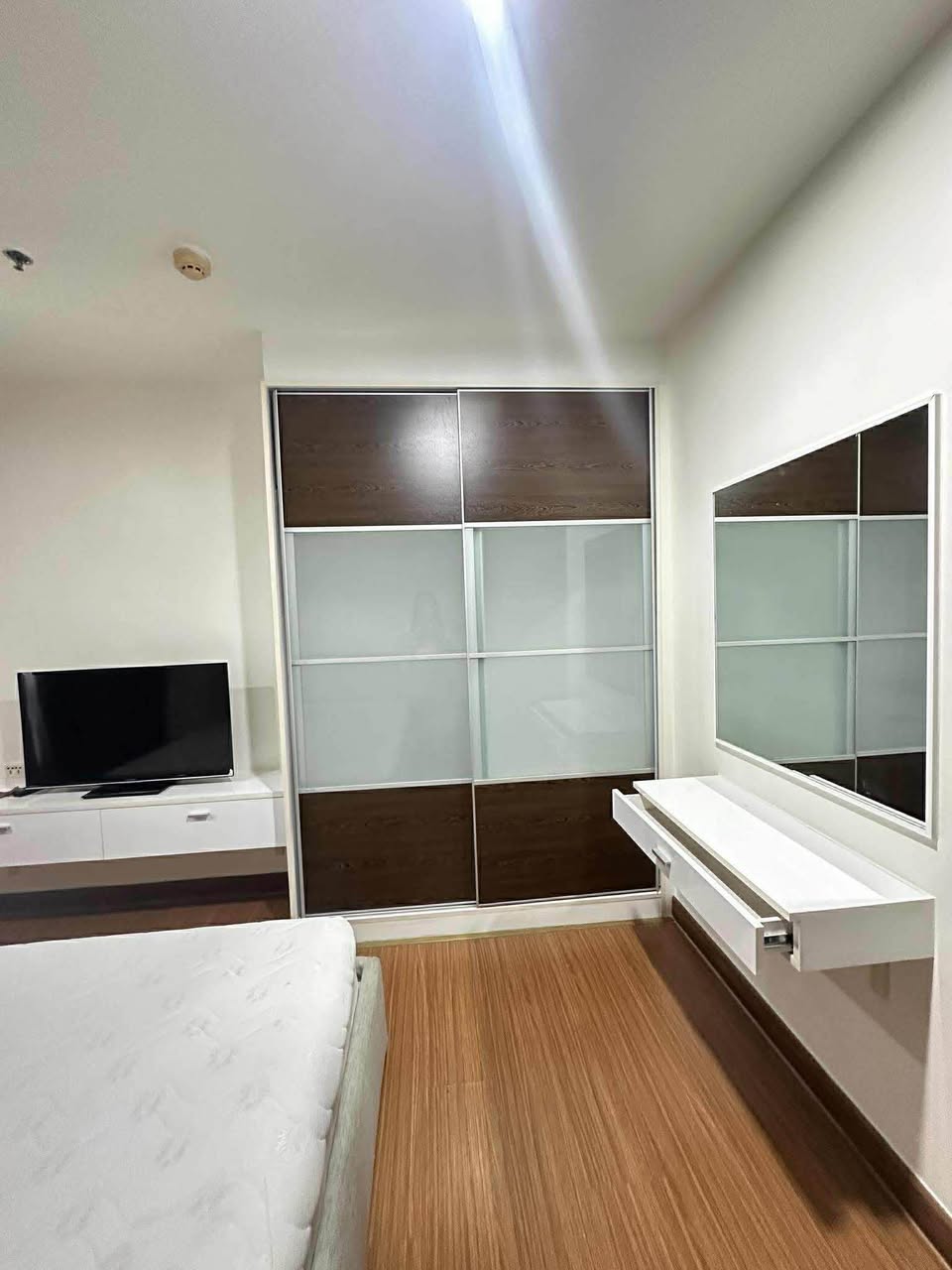 1BR condo in Huai Khwang — photo 4