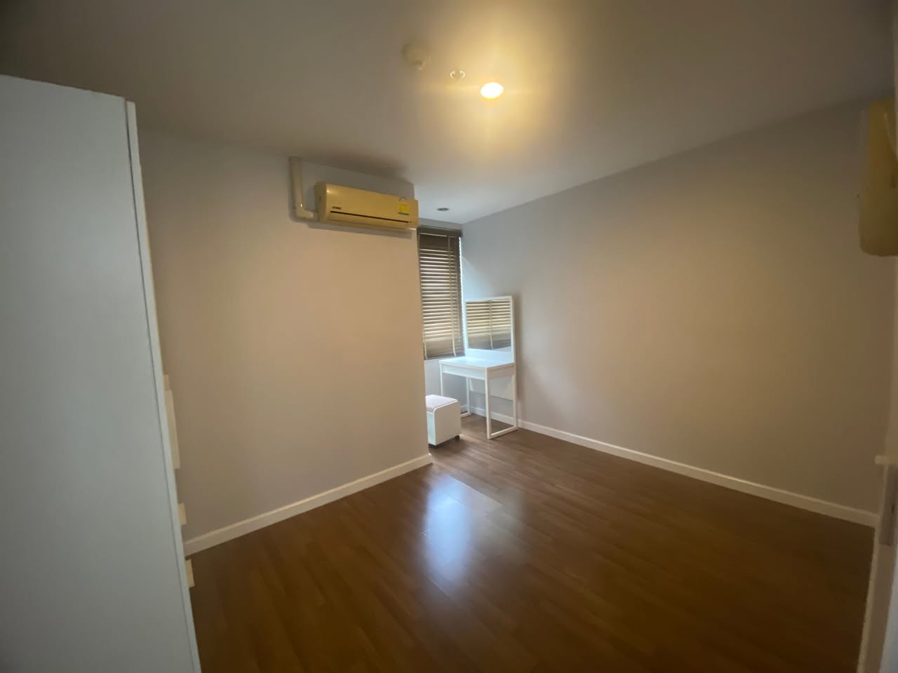 1BR condo in Sathorn — photo 2