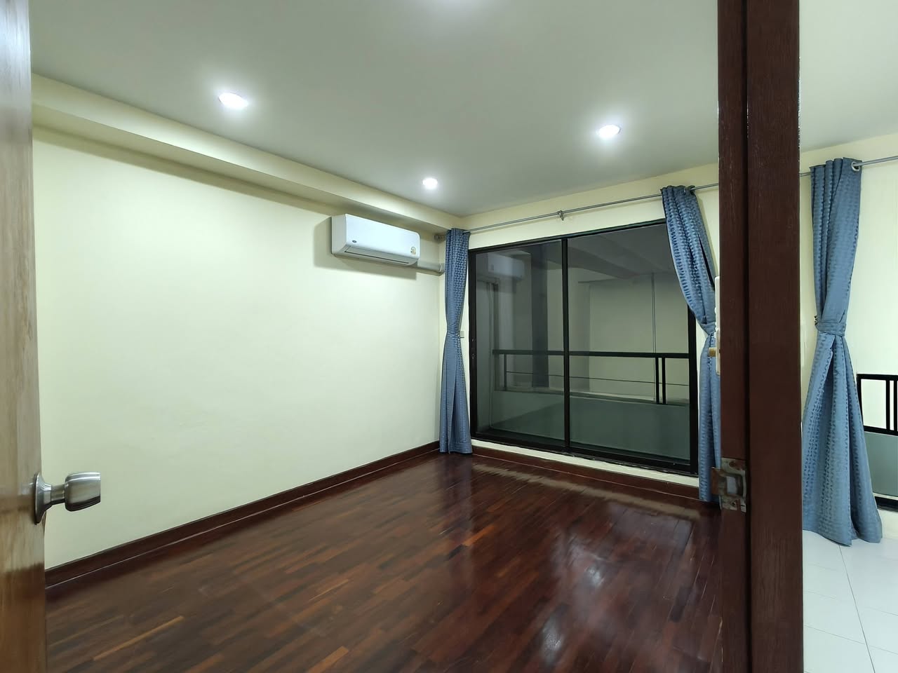 condo for sale in Bang Na — photo 2