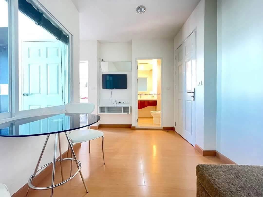 1BR condo in Huai Khwang — photo 3