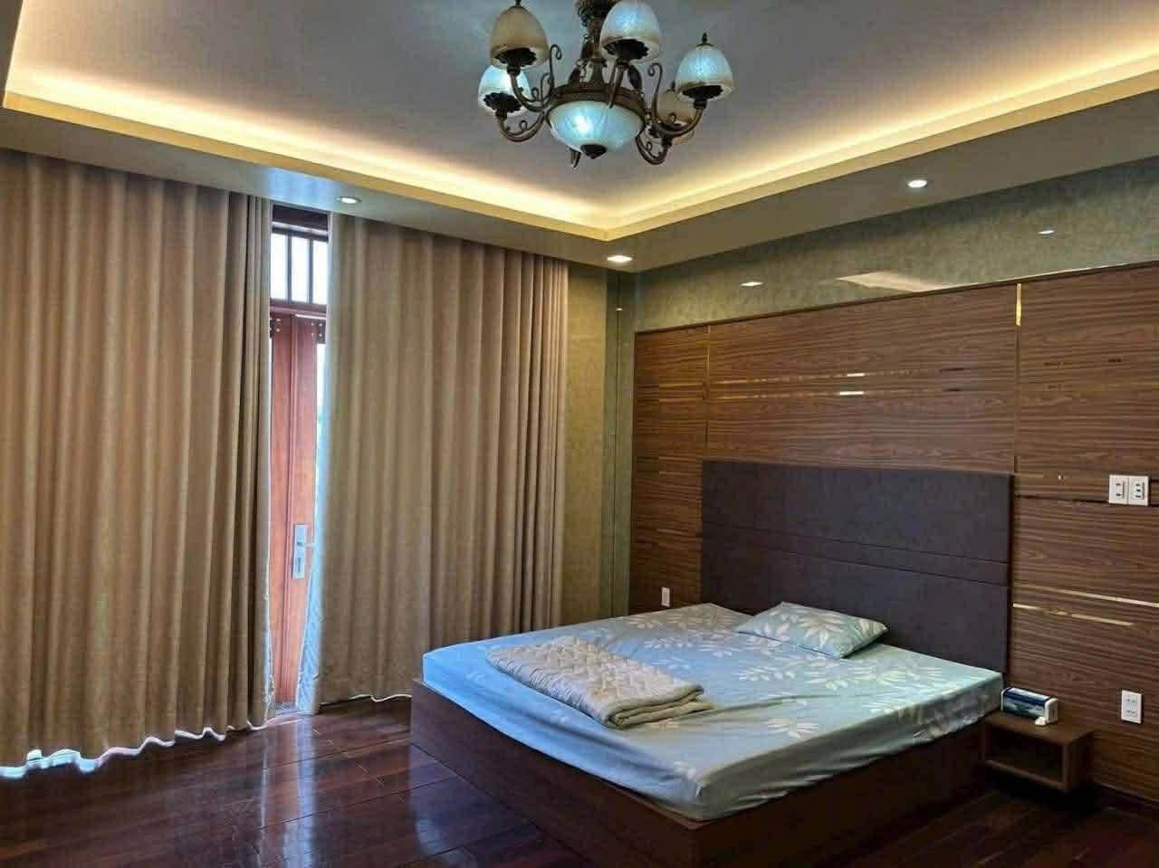 5BR villa in District 7 — photo 4